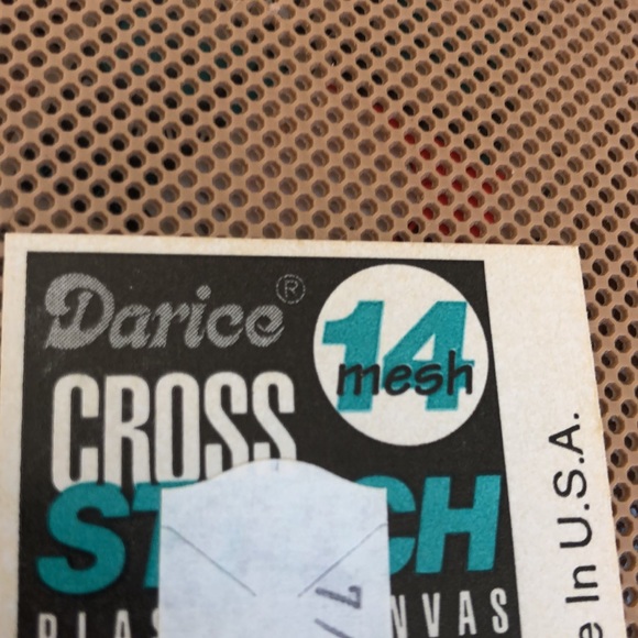 NWT Darice cross stitch plastic canvas 14 mesh size - Picture 6 of 9